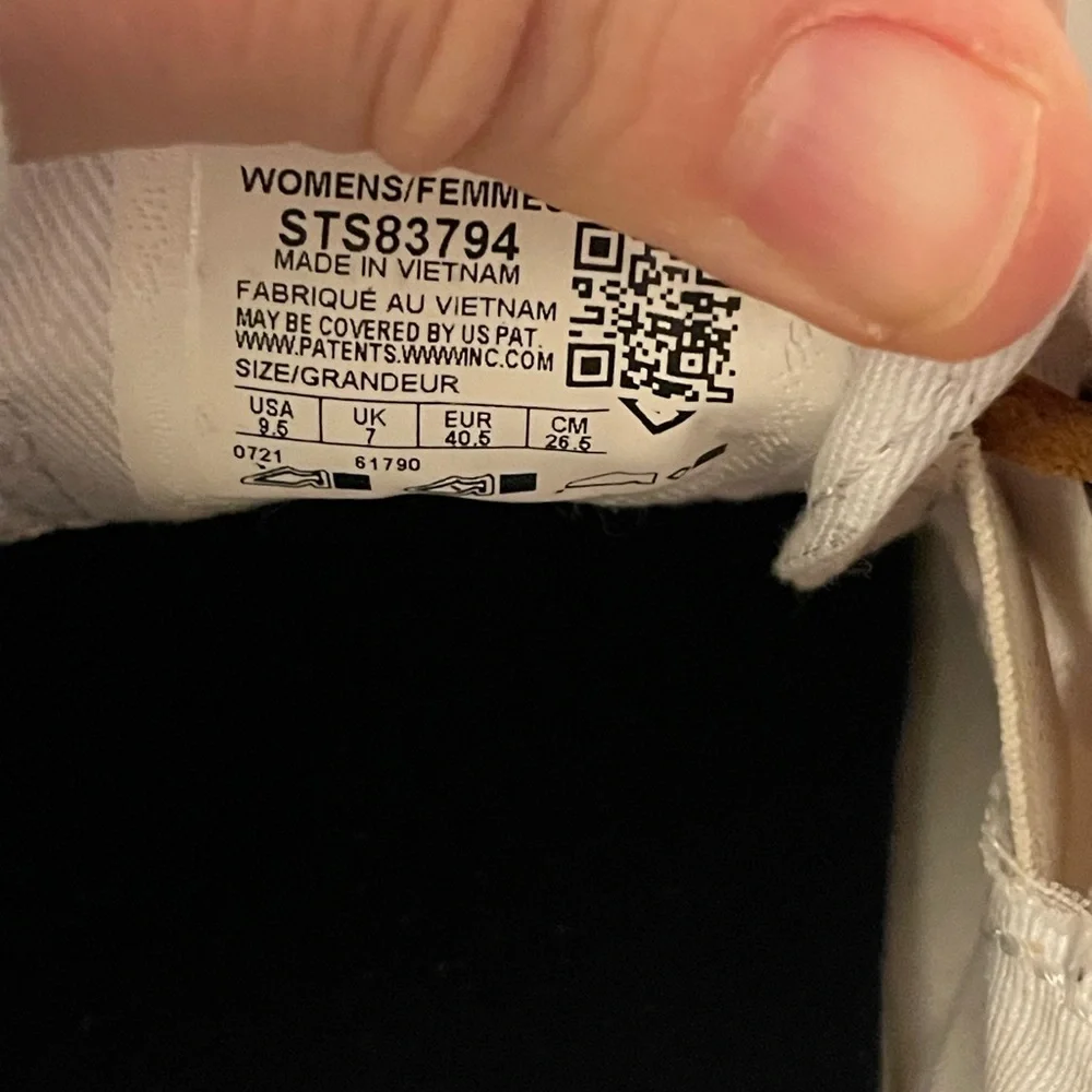 Sperry Womens Cream Canvas Boat Shoes with Brown Laces - Picture 4 of 4